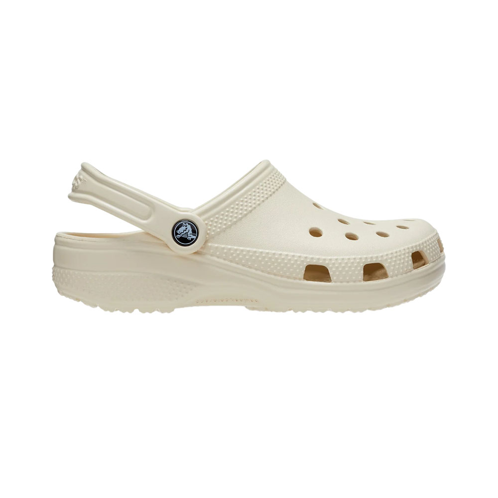  Tênis Crocs...