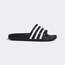  Chinelo Adi...