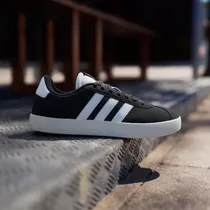  Tênis Adida...