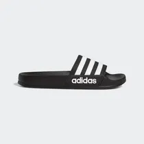 Chinelo Adi...