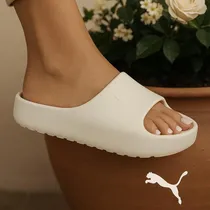  Chinelo Pum...