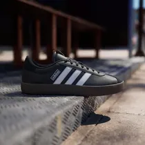  Tênis Adida...